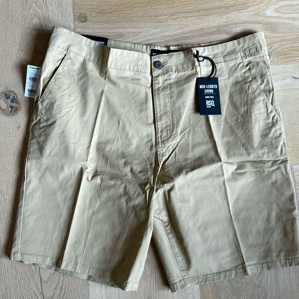 NEW WITH TAGS RSQ Mid-Length above the knee chino size 36. NO RIPS, stains